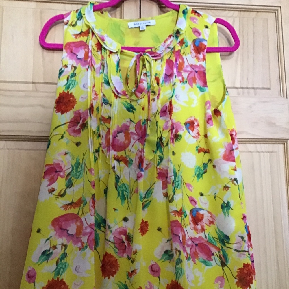 Rose + Olive medium sleeveless top